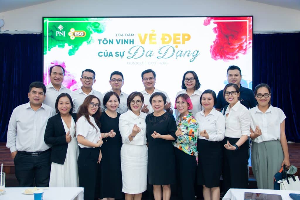 pnj duoc vinh danh tai giai thuong phat trien ben vung quoc te jwa 2024 02